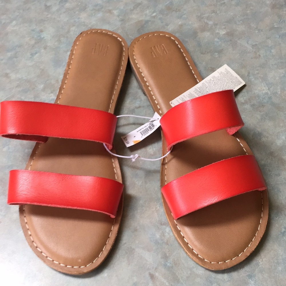Gap flat slides